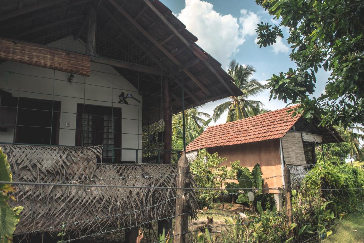 Lake Cabin Polonnaruwa Eksteriør billede